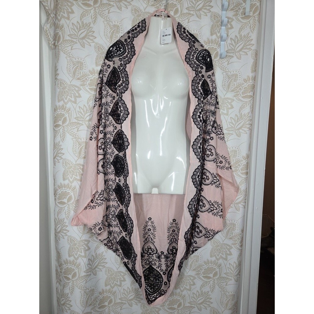 NEW Free People Catania Embroidered Eyelet Pink Kimono Lace Wrap Shawl OS Boho - Picture 5 of 10